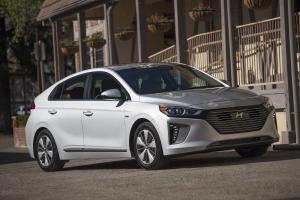 Hyundai IONIQ plug-in hybrid 2017 года (NA)
